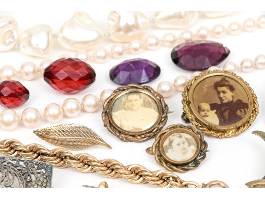 Lot Of Assorted Costume Jewelry Pieces