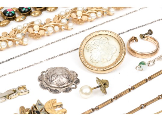 Lot Of Assorted Costume Jewelry Pieces