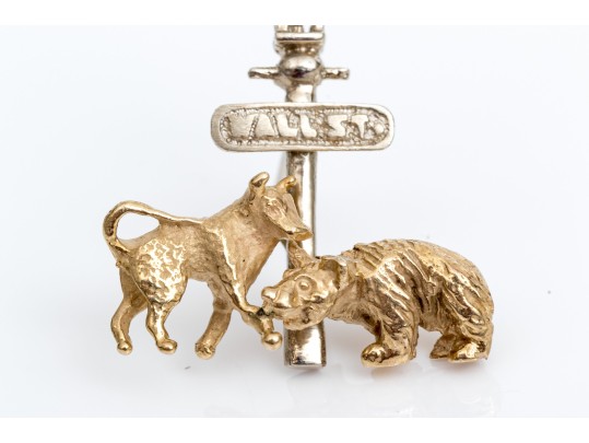 14K Wall Street Bull And Bear Brooch