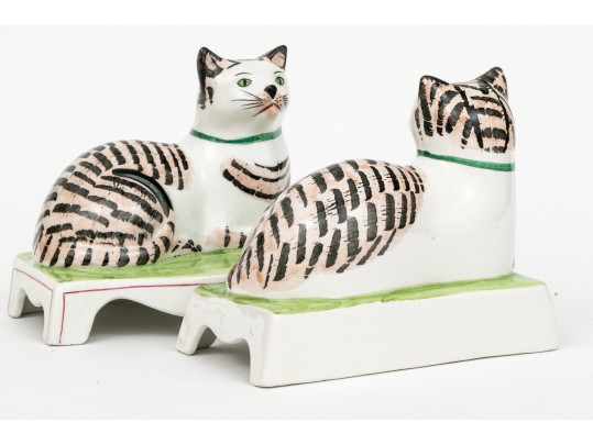 Pair Of Italian Mottahedeh Staffordshire Style Ceramic Cats