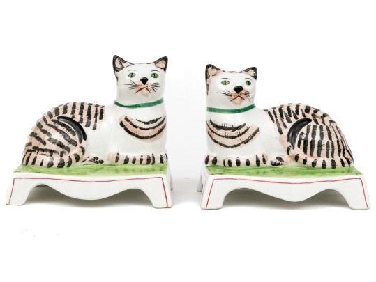 Pair Of Italian Mottahedeh Staffordshire Style Ceramic Cats