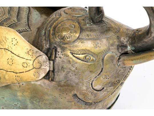 Delighful Vintage Asian Elephant Box