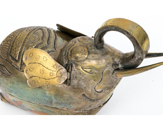 Delighful Vintage Asian Elephant Box