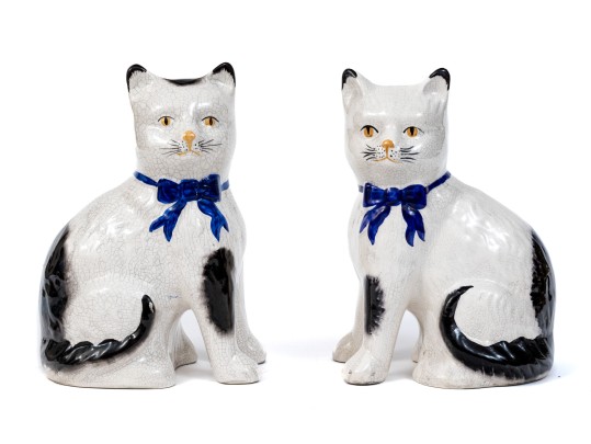 Cute Pair Of Staffordshire Style Ceramic Kittens