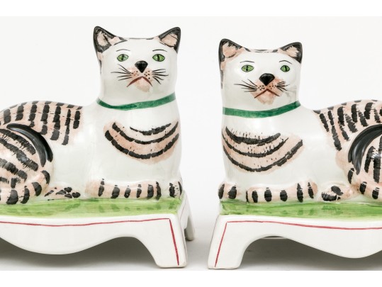 Pair Of Italian Mottahedeh Staffordshire Style Ceramic Cats