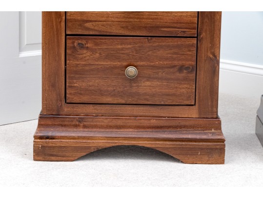 Handsome Pair Of Traditional Nightstands
