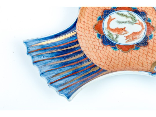 Fantastic Japanese Imari Palette Porcelain Fish Plate 