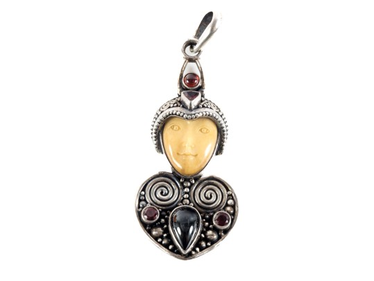 Balinese Sajen 925 Sterling Silver Garnet & Onyx Pendant