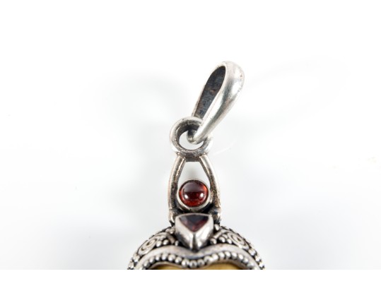 Balinese Sajen 925 Sterling Silver Garnet & Onyx Pendant