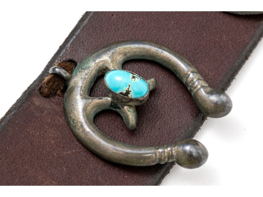 Wonderful Vintage Brown Leather Belt With Southwestern Horseshoe Decorations And Buckle