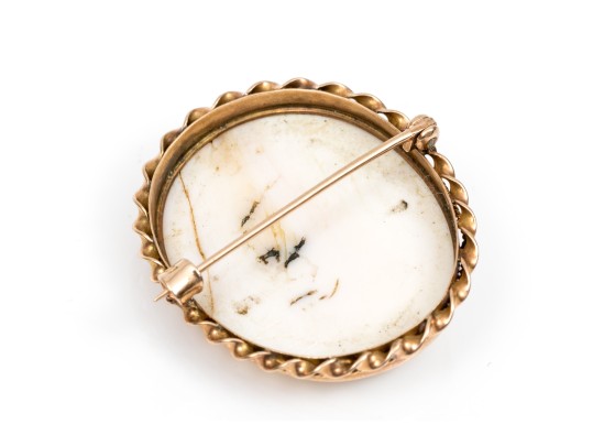 10K Classic Cameo Brooch