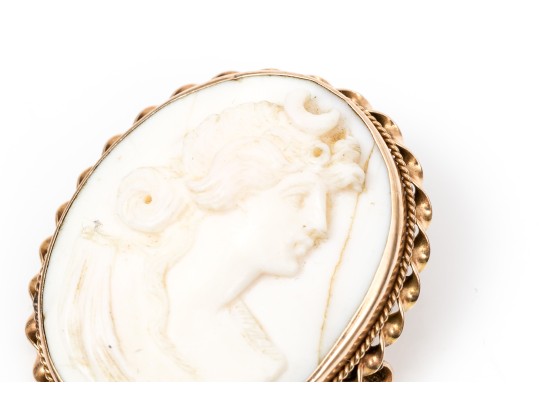 10K Classic Cameo Brooch