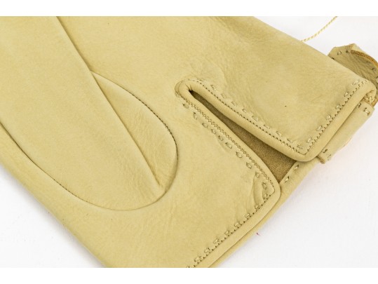 Hermès Paris New Vintage Unworn Yellowish Ivory Leather Gloves, Size 7