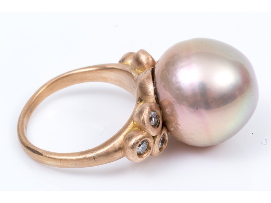 Outstanding South Sea Pearl And Diamond 18K Ring, Size 