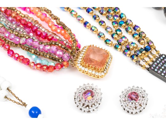 Lot Of Fabulous Assorted Vintage Costume Jewelry