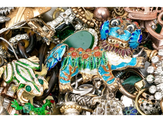 Very Large Lot Of Assorted Costume Jewelry Beaded Necklaces And Costume Jewelry
