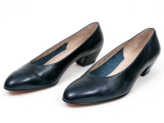 Salvatore Ferragamo Classic Blue Leather Pumps, Size 10B