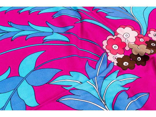 Emilio Pucci Beautiful Bold Floral Spray Motif Vintage Silk Scarf