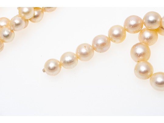 Lot Of Five Cultured Freshwater Pearl Hanks, 7.75 To 9.0 Mm: Two Grey, Three Pinkish-ivory