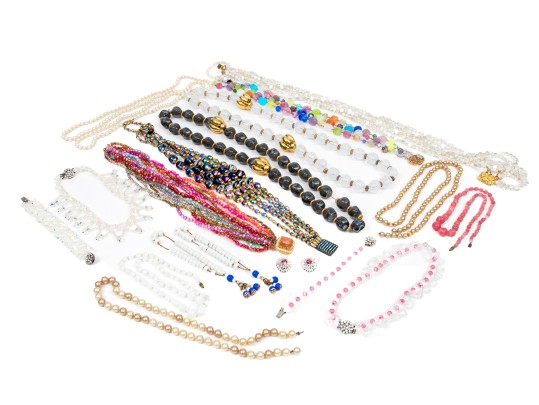 Lot Of Fabulous Assorted Vintage Costume Jewelry