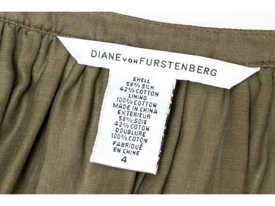 Diane Von Furstenburg Lovely Green Silk Embroidered Trim Dress, Size 4