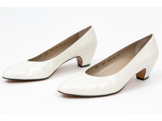 Salvatore Ferragamo Classic Light Ivory Leather Pumps, Size 10B