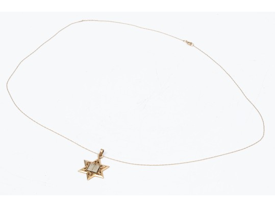 Delicate 10K Chain Displays 14K Star Pendant Necklace