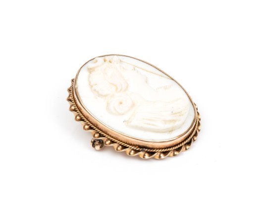 10K Classic Cameo Brooch