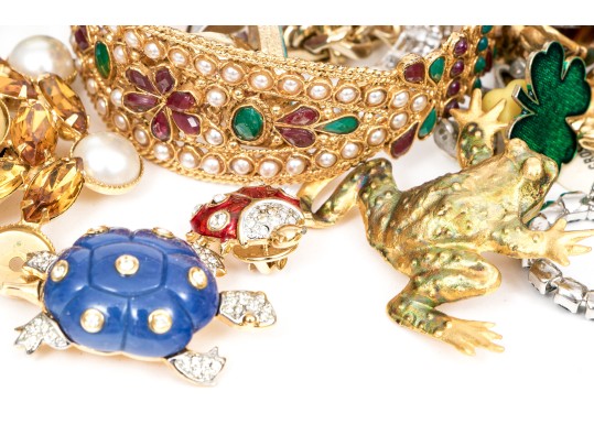 Very Large Lot Of Assorted Costume Jewelry Beaded Necklaces And Costume Jewelry