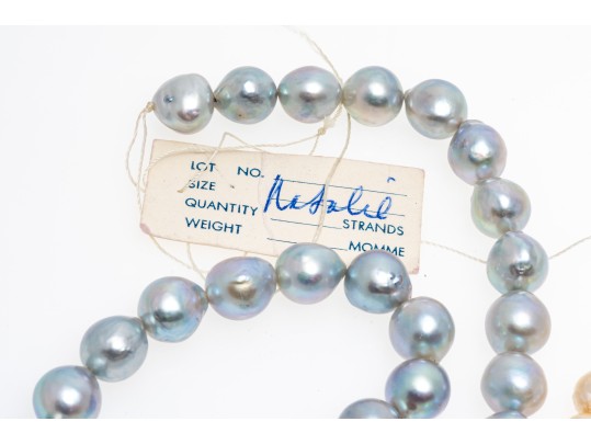 Lot Of Five Cultured Freshwater Pearl Hanks, 7.75 To 9.0 Mm: Two Grey, Three Pinkish-ivory
