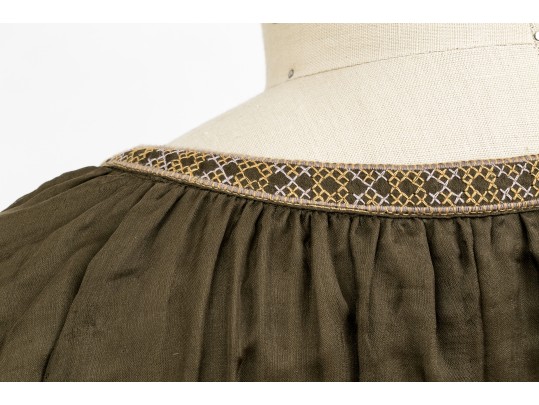 Diane Von Furstenburg Lovely Green Silk Embroidered Trim Dress, Size 4