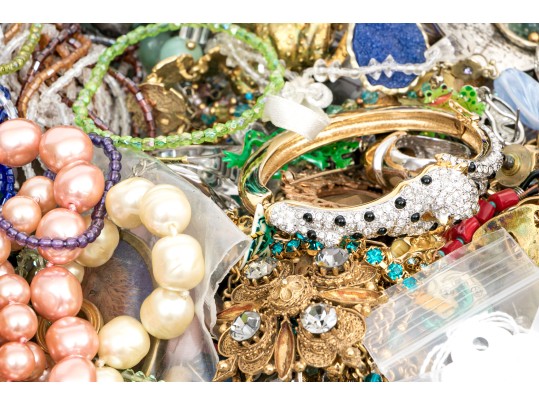 Very Large Lot Of Assorted Costume Jewelry Beaded Necklaces And Costume Jewelry