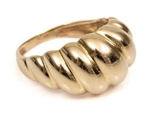 Bold 18K Ribbed Dome Ring, Size 6.75+