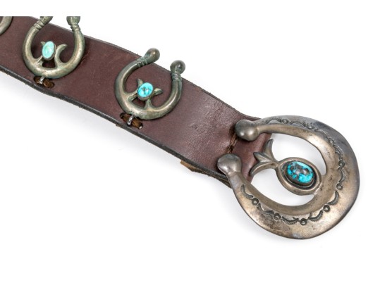 Wonderful Vintage Brown Leather Belt With Southwestern Horseshoe Decorations And Buckle