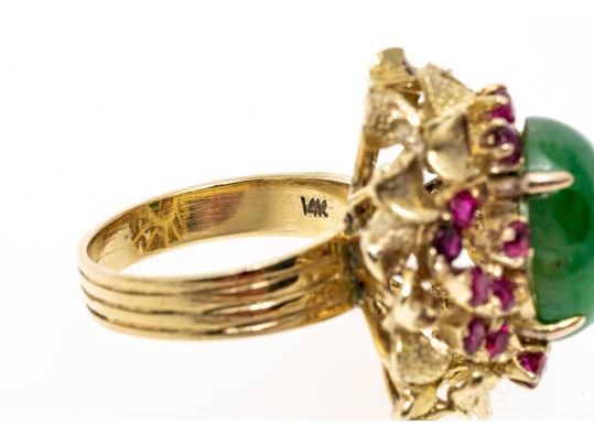 14k Yellow Gold Lovely Vintage Nephrite Jade Ring With A Ruby Cluster Border, Size 5.75