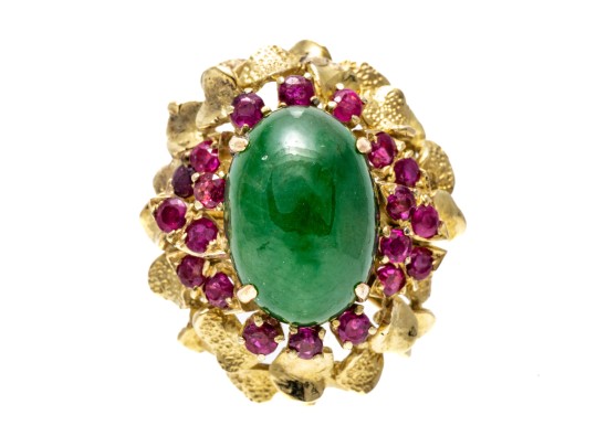14k Yellow Gold Lovely Vintage Nephrite Jade Ring With A Ruby Cluster Border, Size 5.75