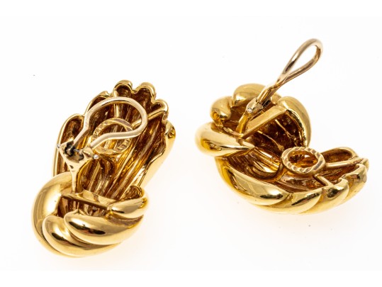 14k Yellow Gold Fabulous Impactful Ribbed And Gathered Opposing Earrings