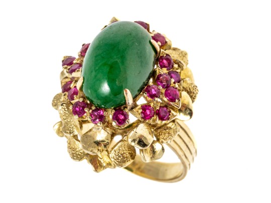 14k Yellow Gold Lovely Vintage Nephrite Jade Ring With A Ruby Cluster Border, Size 5.75