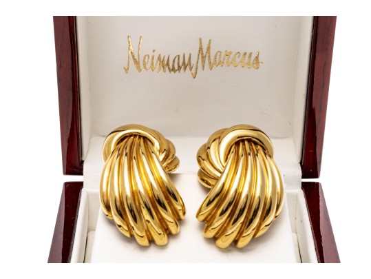 14k Yellow Gold Fabulous Impactful Ribbed And Gathered Opposing Earrings