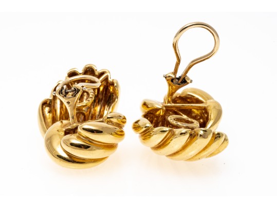 14k Yellow Gold Fabulous Impactful Ribbed And Gathered Opposing Earrings