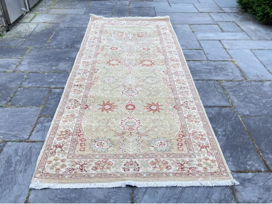 Wool Runner In Beige With Reds And Greens 