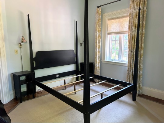 Four Poster Bed - Queen Size