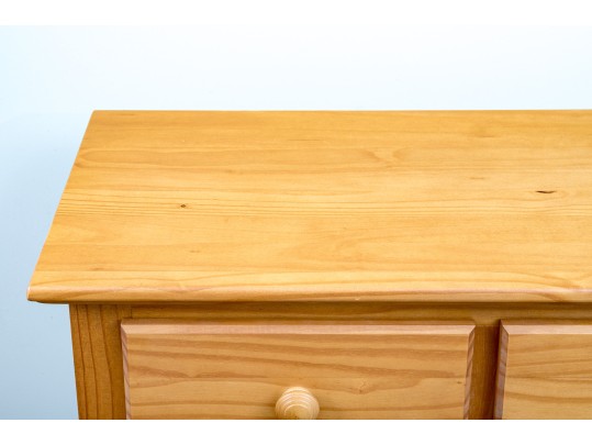 Dresser & Nightstand Cottage Pine Set