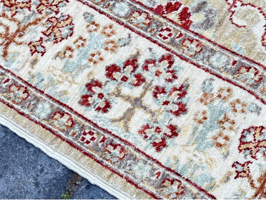 Wool Runner In Beige With Reds And Greens 