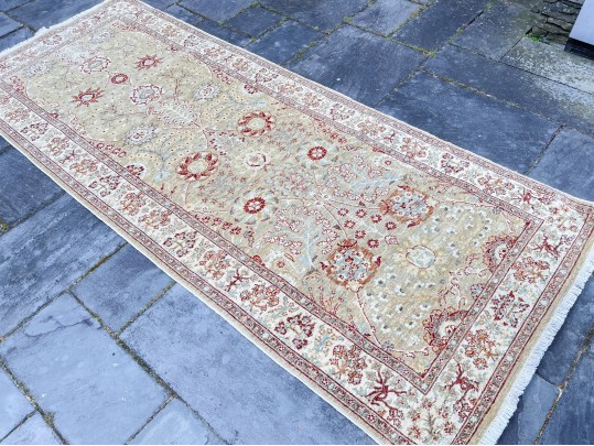 Wool Runner In Beige With Reds And Greens 