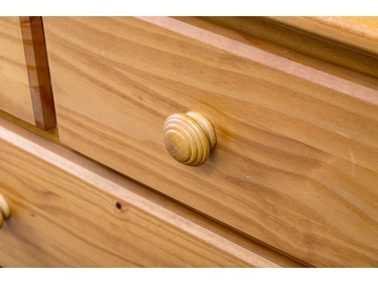 Dresser & Nightstand Cottage Pine Set