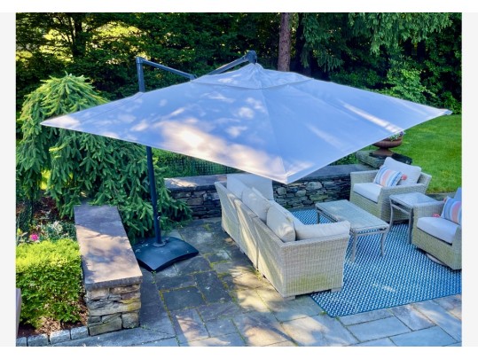 Massive Outdoor Cantilever Umbrella