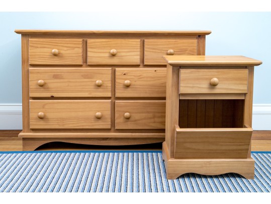 Dresser & Nightstand Cottage Pine Set