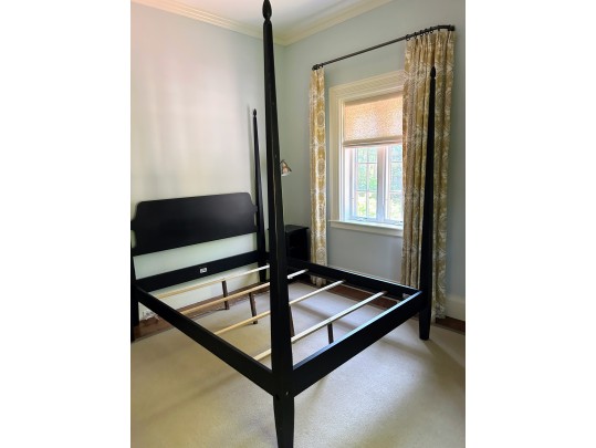 Four Poster Bed - Queen Size
