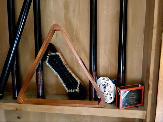 Stately Brunswick 8 FT Pool Table - Pristine Condition